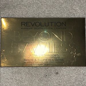 Makeup Revolution London Beyond Flawless palette